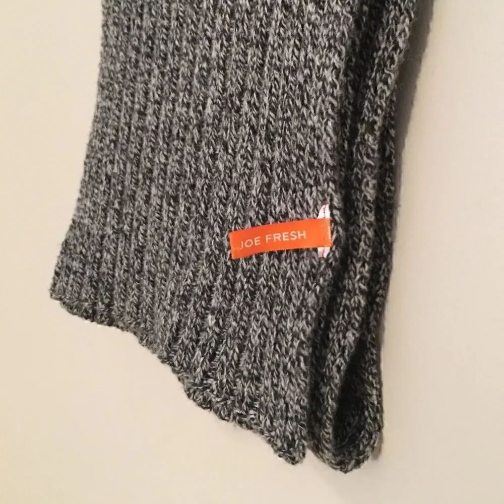 Joe Fresh Scarf    - Picture 2 of 2